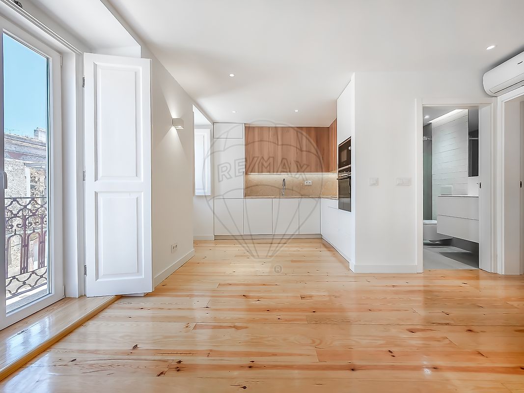 Apartamento T3 à venda em Amadora