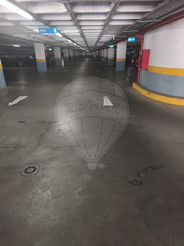 Garagem para arrendar em Lisboa