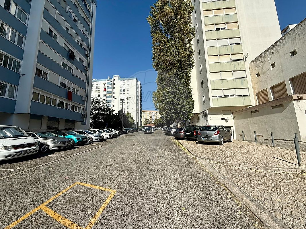 Garagem para arrendar em Lisboa