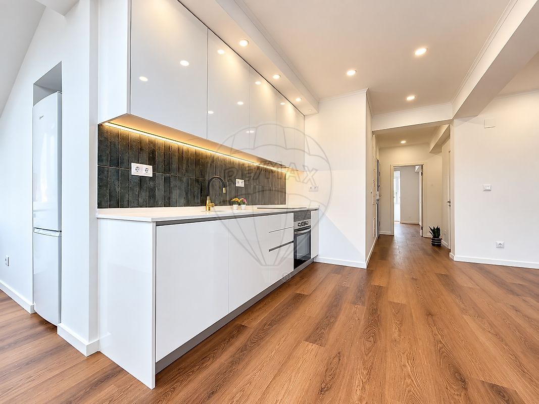 Apartamento T2 à venda em Amadora