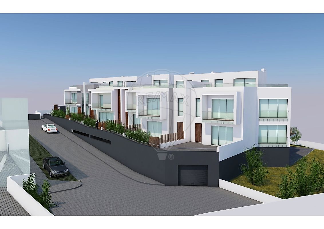 Land for sale in Torres Vedras, Portugal — €570,000