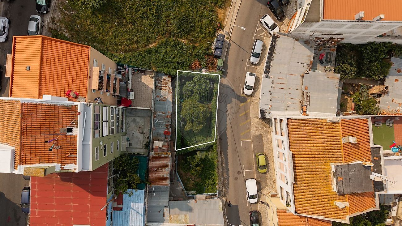 Terreno à venda em Amadora