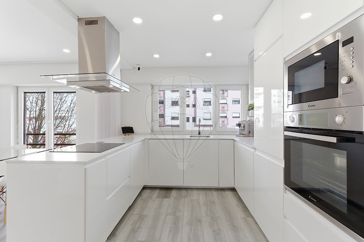 Apartamento T2 à venda em Odivelas