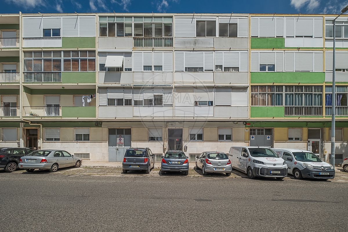 Apartamento T2 à venda em Amadora