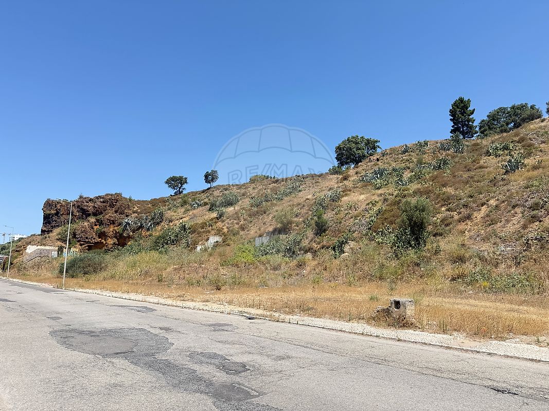 Terreno à venda em Setúbal