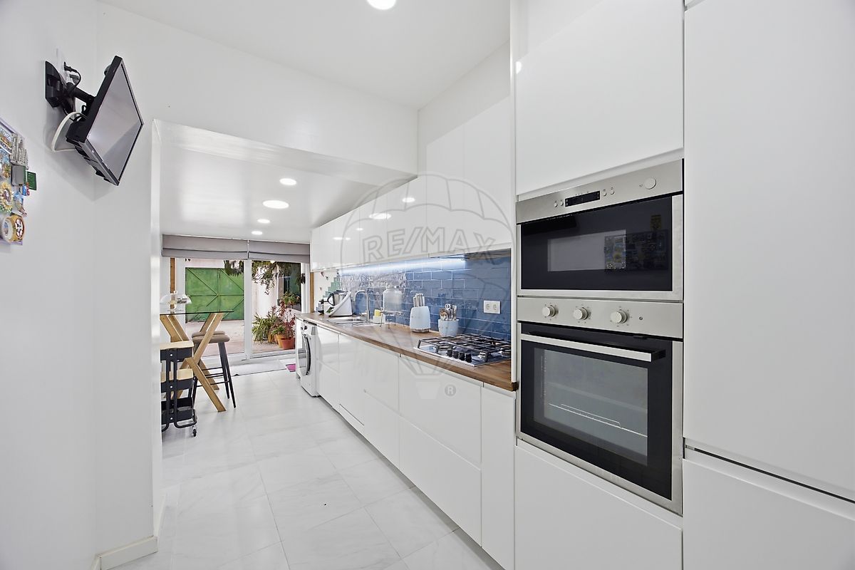 Apartamento T2 à venda em Amadora