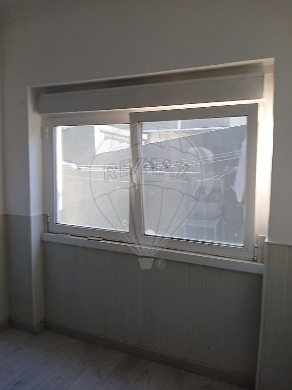 Apartamento T2 para arrendar em Amadora