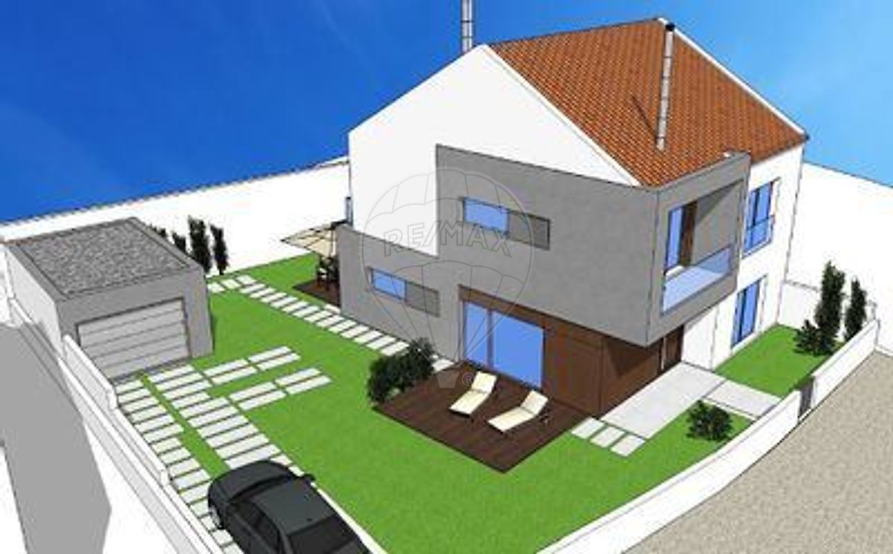 Land for sale in Amadora, Portugal — €175,000