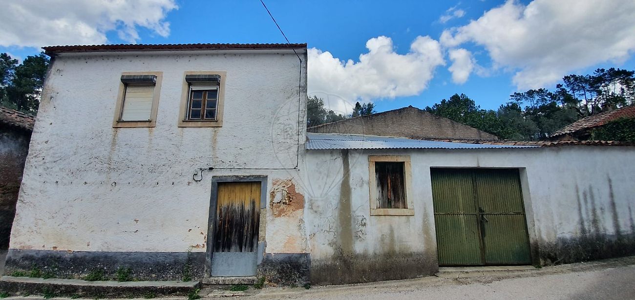 Moradia T3 à venda em Penela