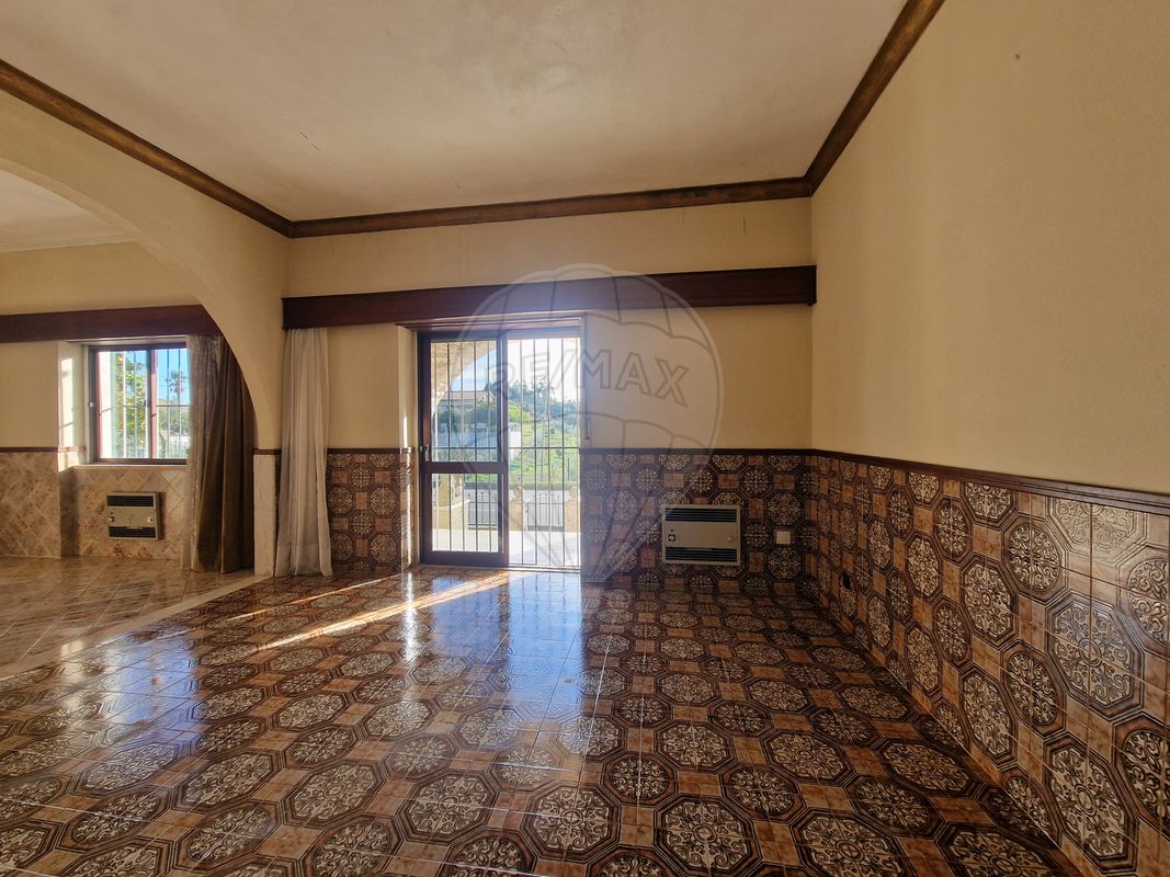 listing 125281055-39 picture-0