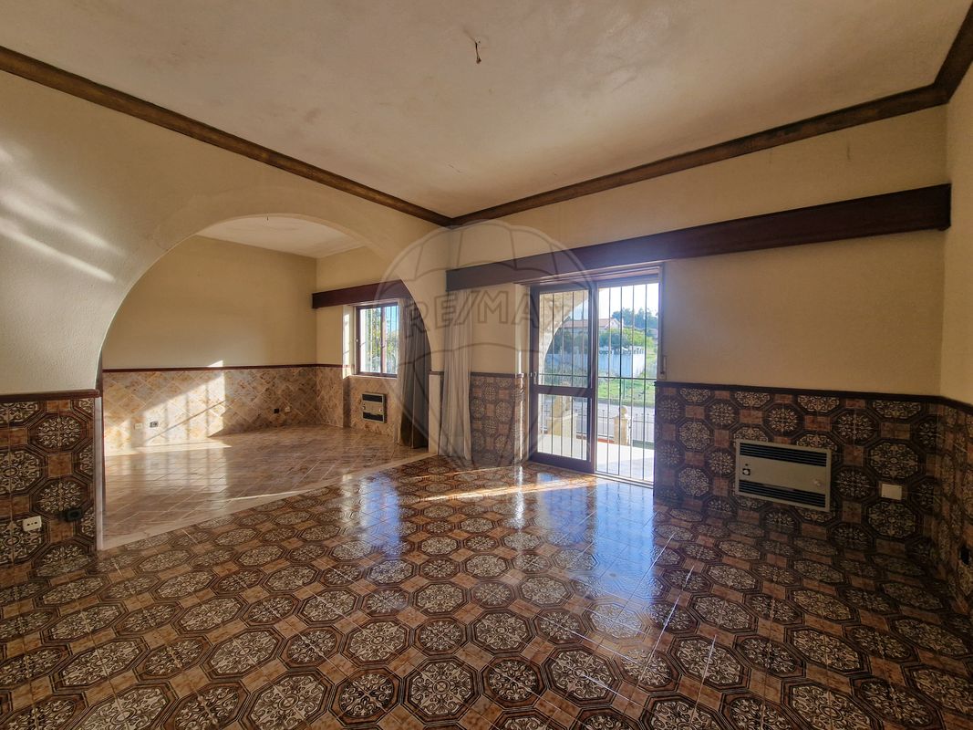 listing 125281055-39 picture-0