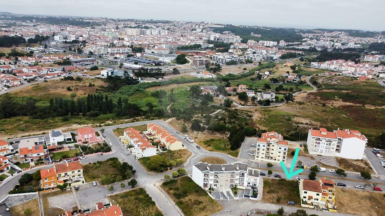 Terreno à venda em Caldas da Rainha