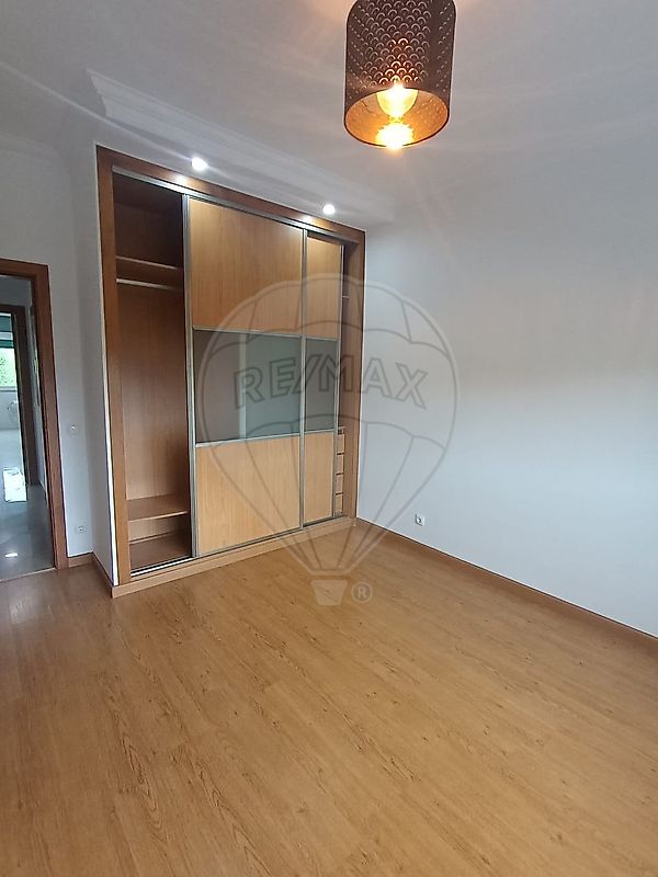 Apartamento T2 à venda em Amadora