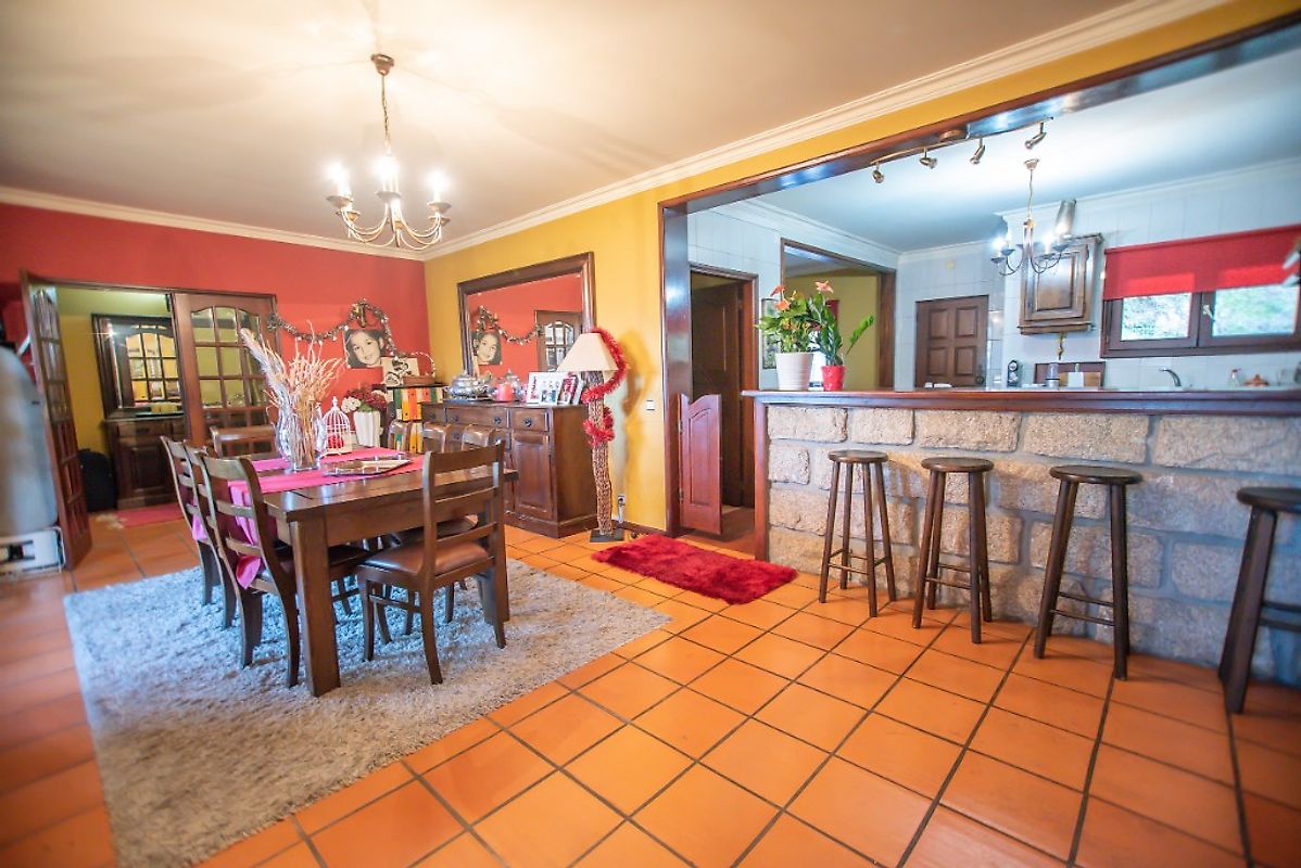 listing 125311026-47 picture-0