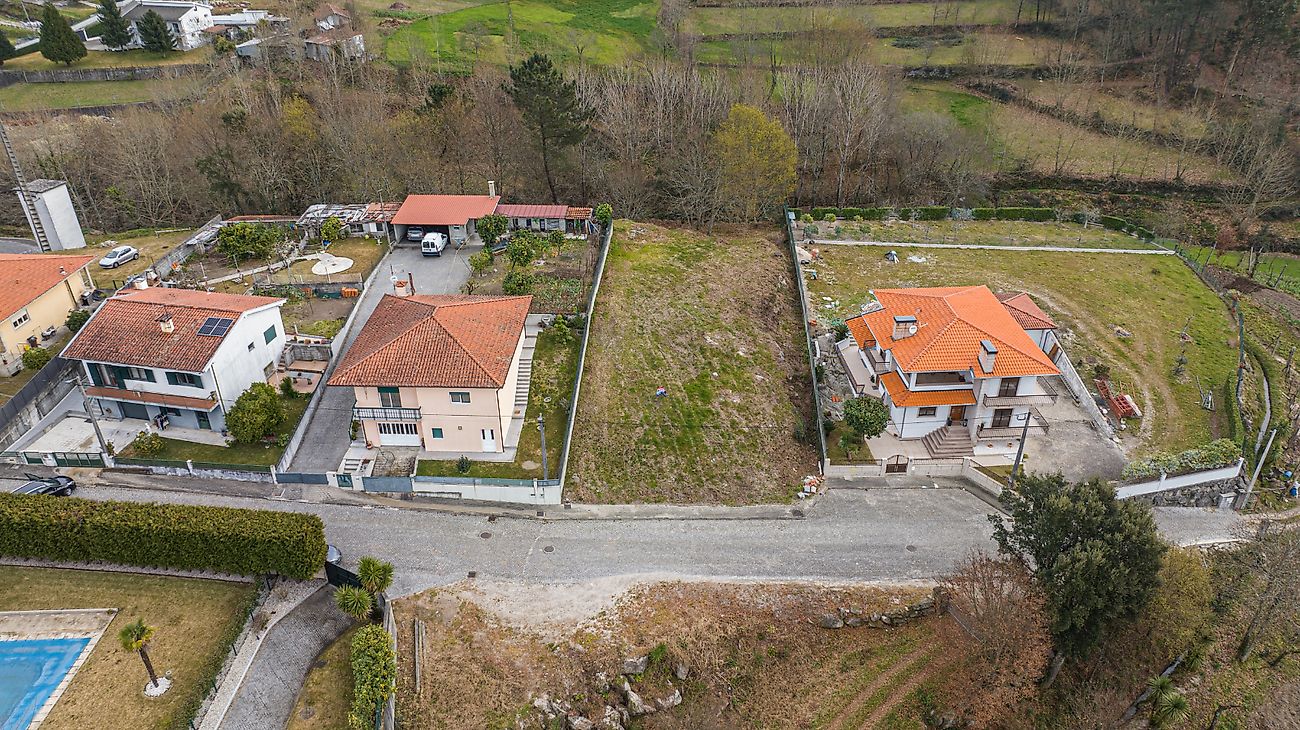 Land for sale in Póvoa de Lanhoso, Portugal — €64,500