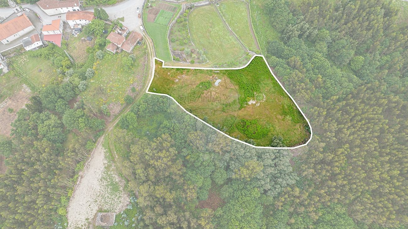Terreno em Póvoa de Lanhoso