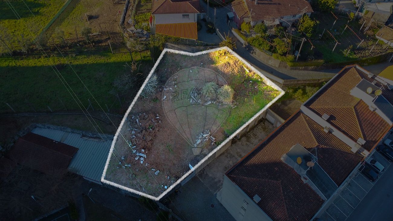 Land for sale in Póvoa de Lanhoso, Portugal — €70,000