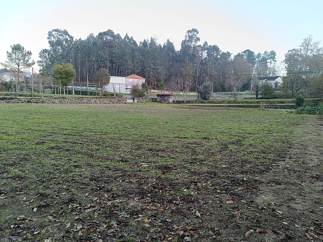 Terreno à venda em Guimarães