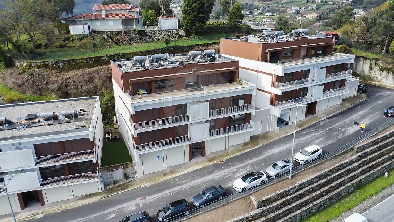 Apartamento T3 à venda em Póvoa de Lanhoso