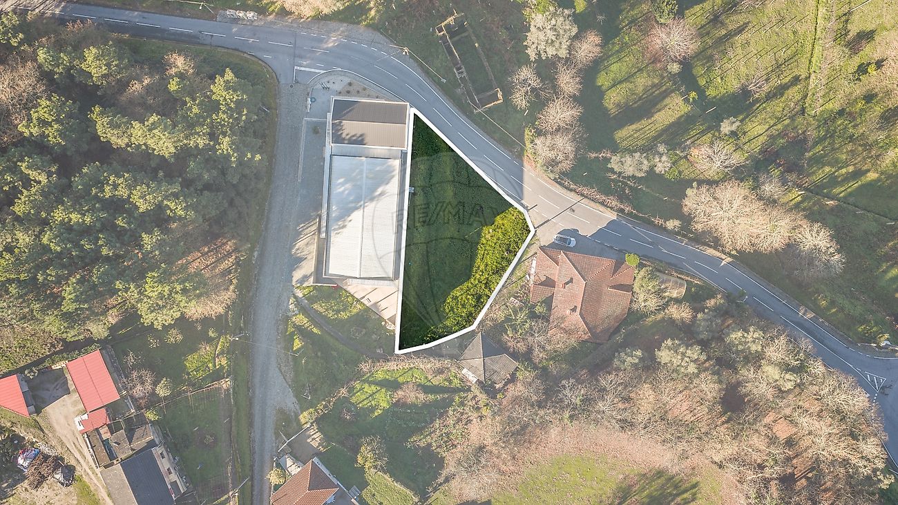 Terreno - Calvos e Frades, Póvoa de Lanhoso, Braga