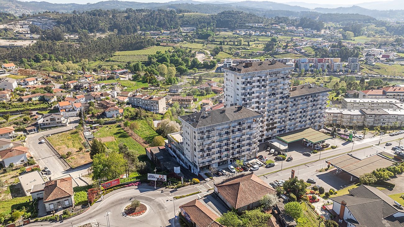 Apartamento T4 à venda em Póvoa de Lanhoso