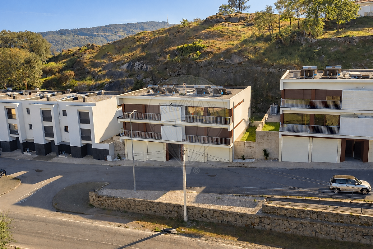 Apartamento T3 à venda em Póvoa de Lanhoso