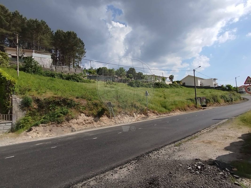 Terreno - Fonte Arcada e Oliveira, Póvoa de Lanhoso, Braga