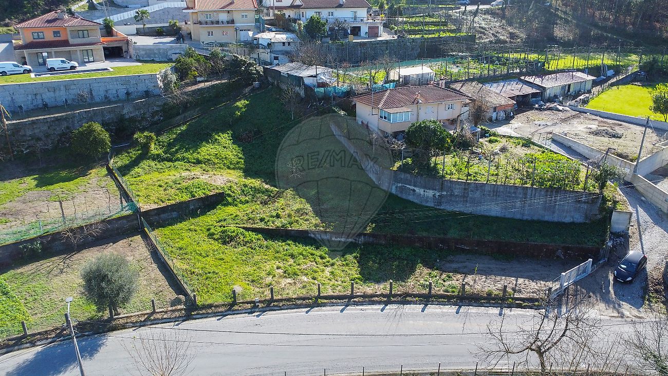 Terreno à venda em Póvoa de Lanhoso