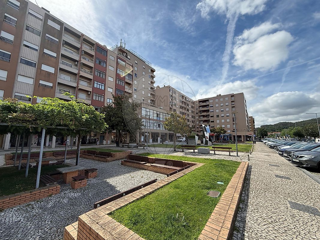 Apartamento T3 à venda em Póvoa de Lanhoso