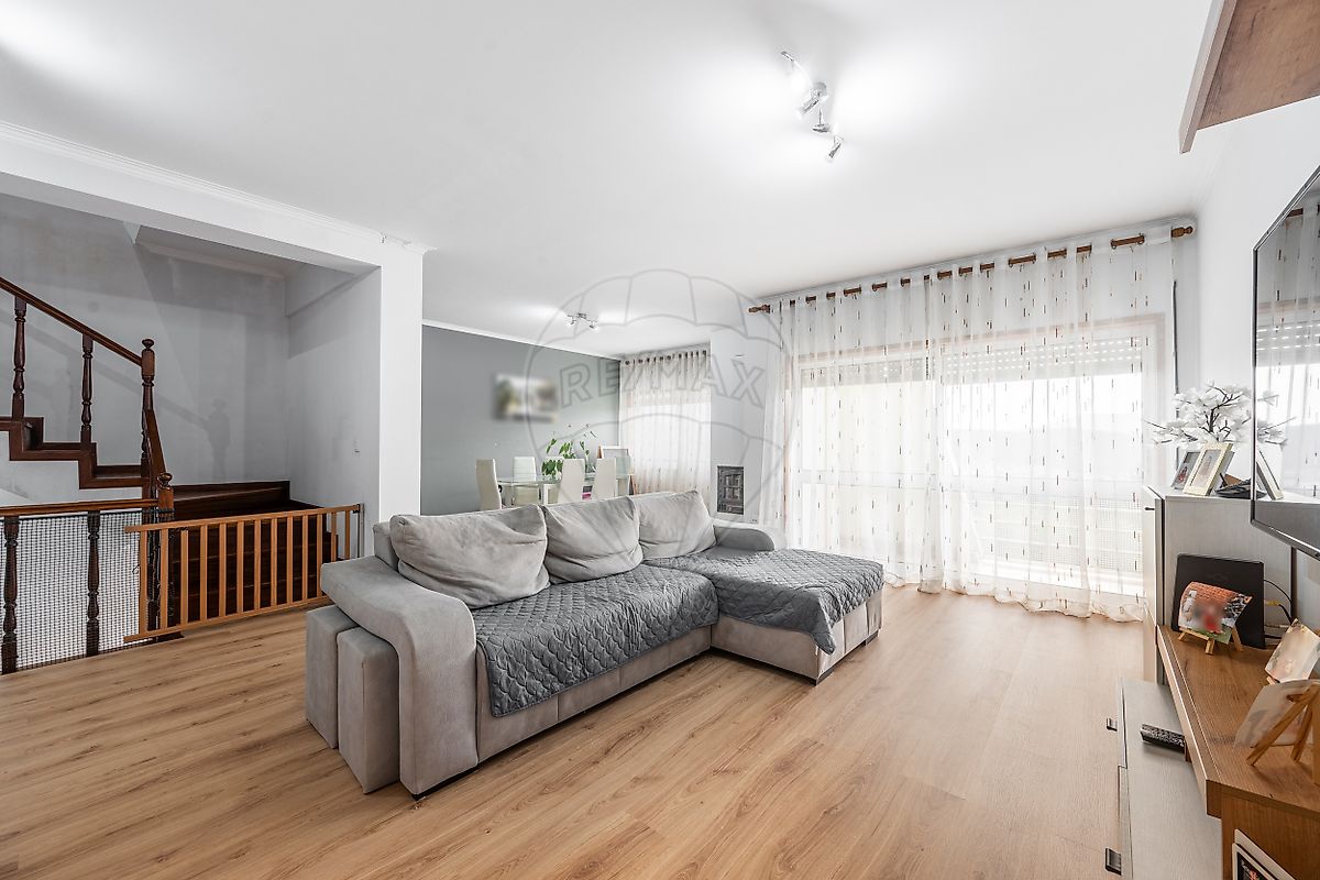 Apartamento T4 à venda em Póvoa de Lanhoso