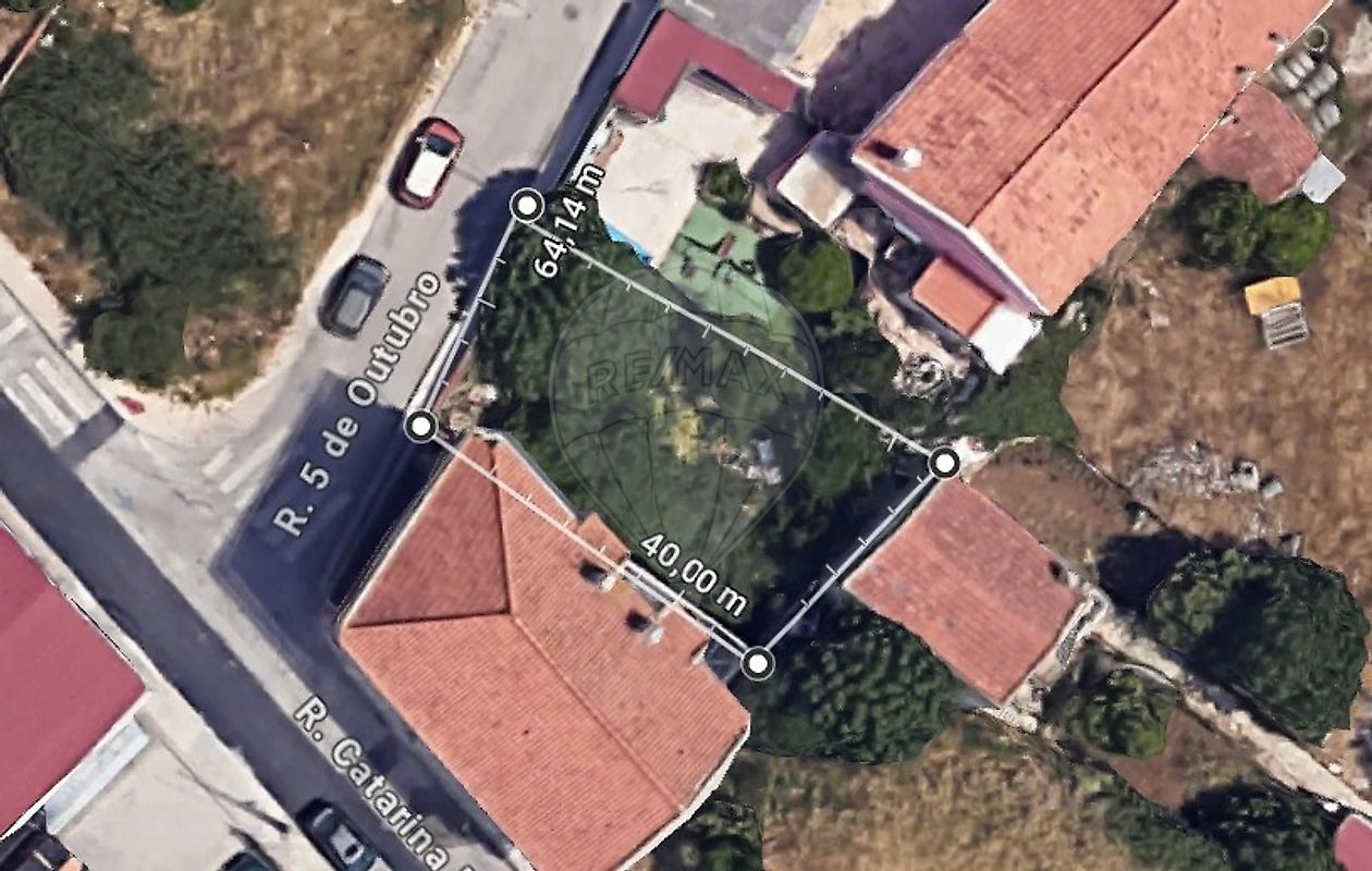 Terreno à venda em Amadora