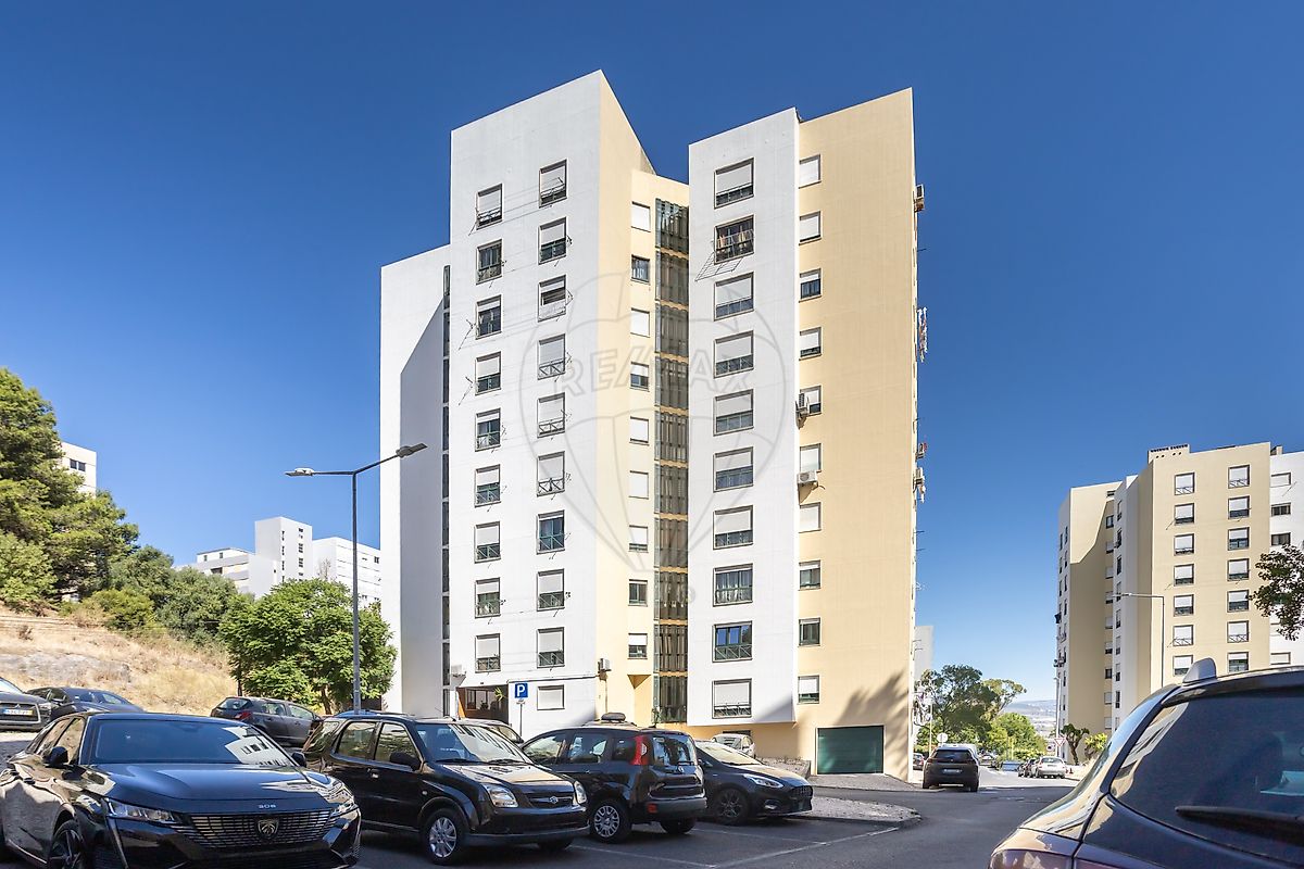 Apartamento T2 à venda em Loures