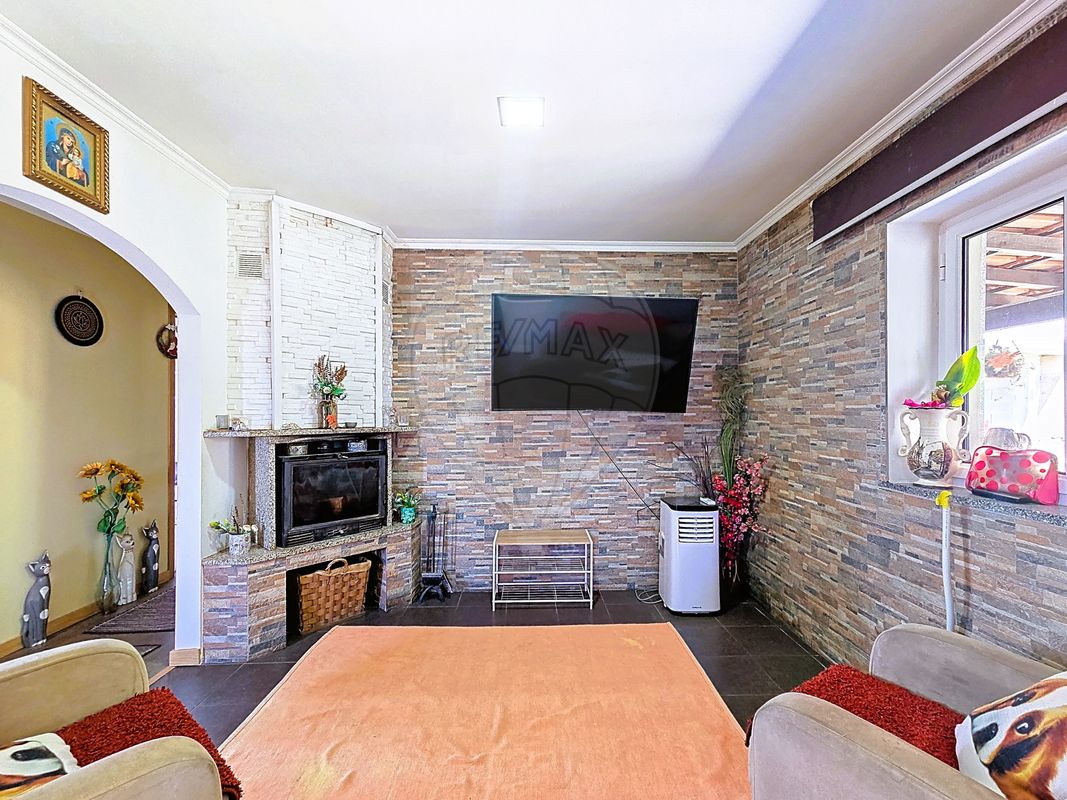 listing 125361082-1 picture-0