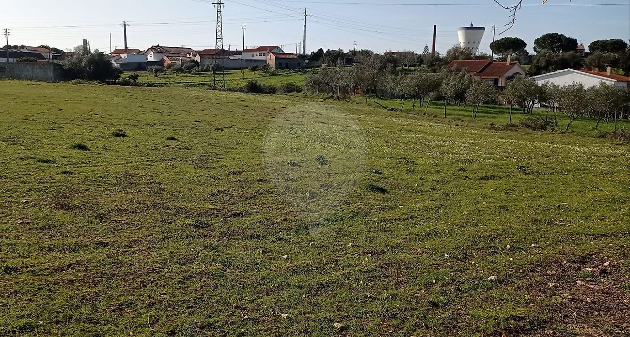 Land for sale in Porto de Mós, Portugal — €70,000