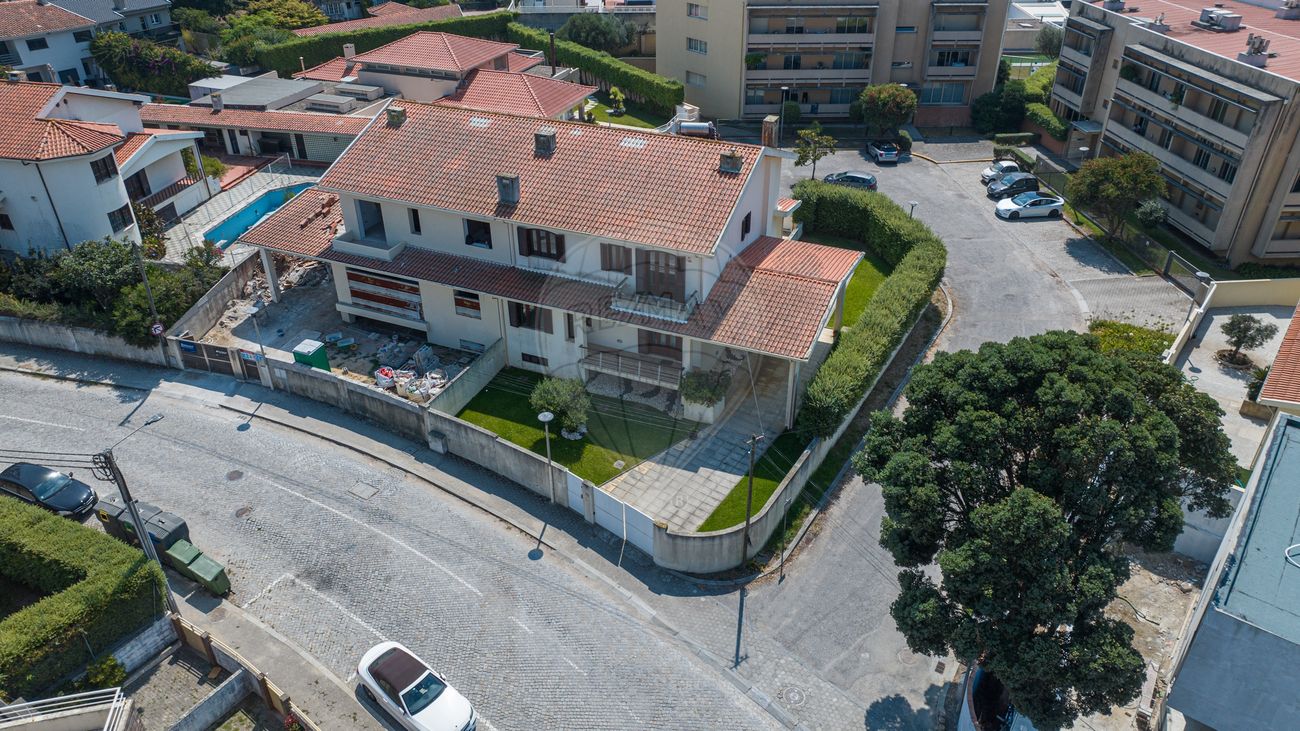 Moradia T4 para venda