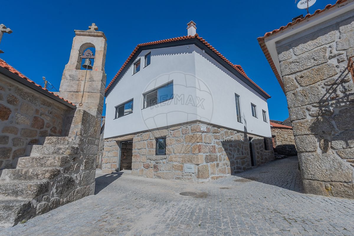 Moradia T5 - Algodres, Fornos de Algodres, Guarda