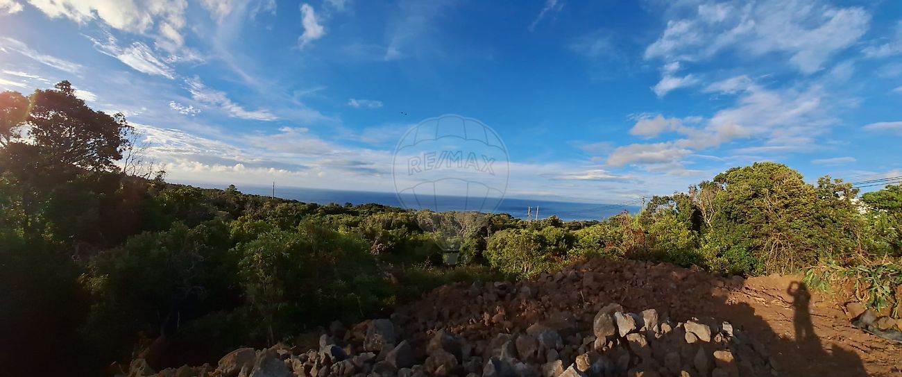 Land for sale in São Roque do Pico, Portugal — €109,000