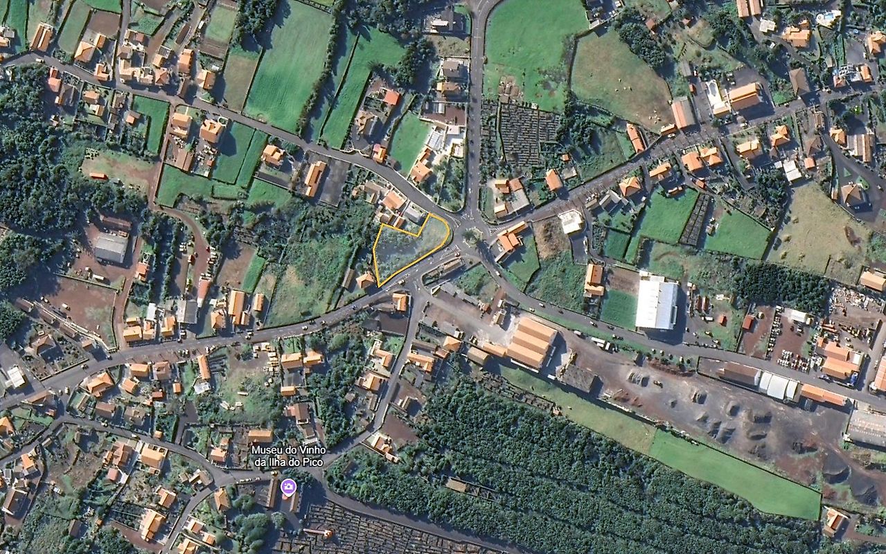 Land for sale in Vila Nova de Gaia, Portugal — €89,900