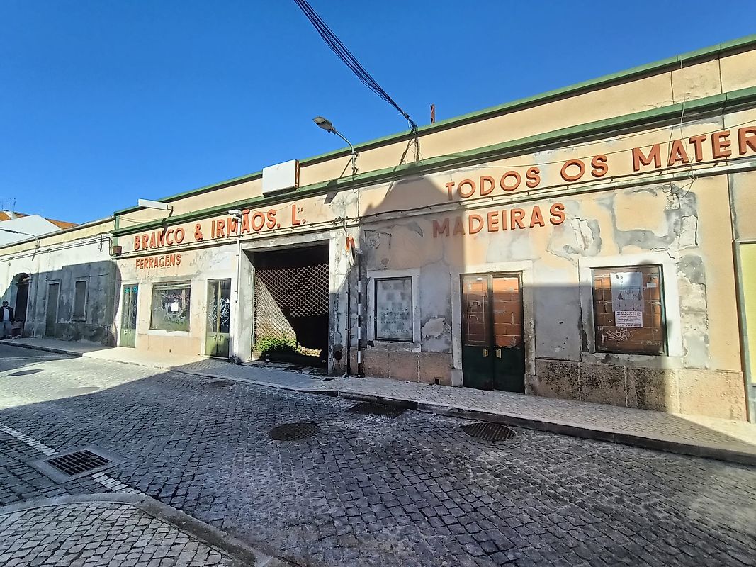 Prédio à venda em Montijo