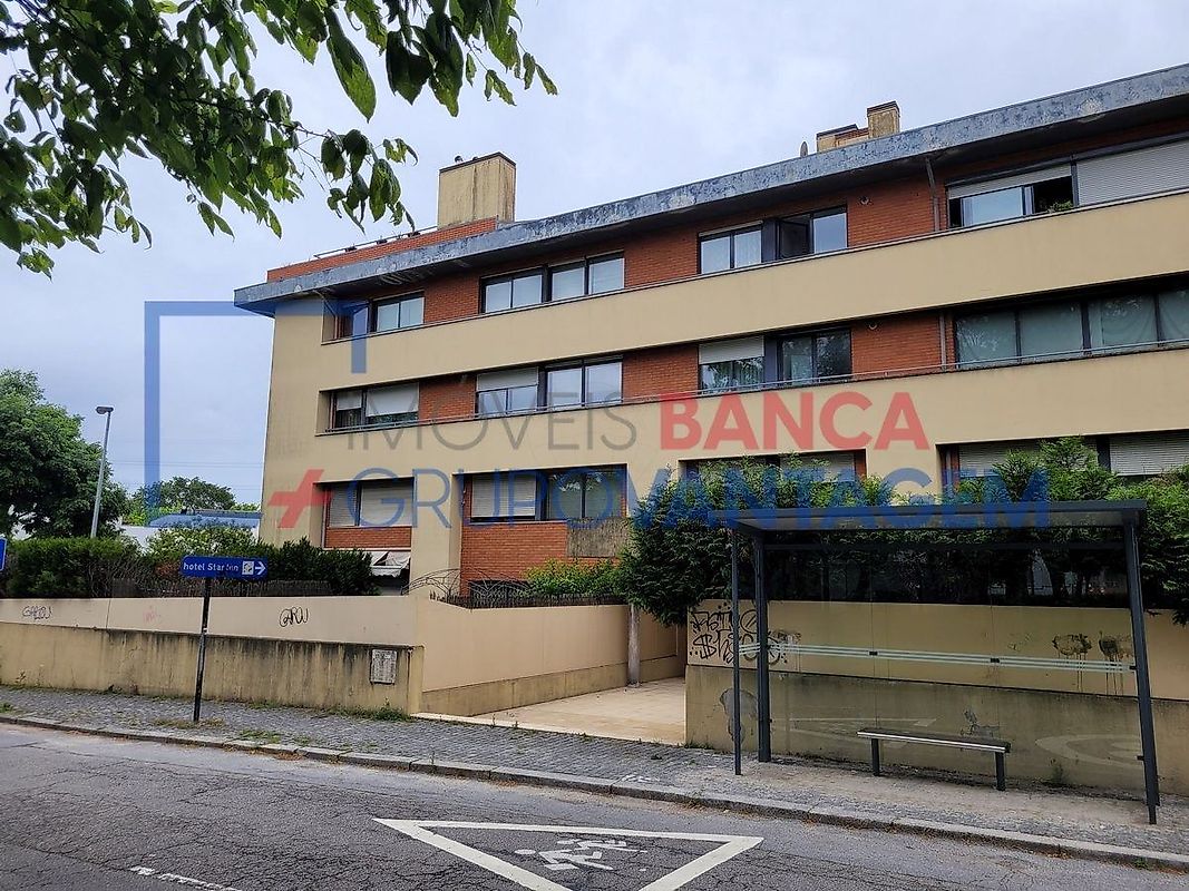 Apartamento T5 à venda em Porto