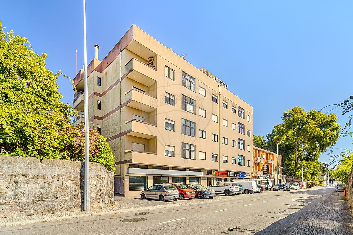 Apartamento T2 à venda em Maia