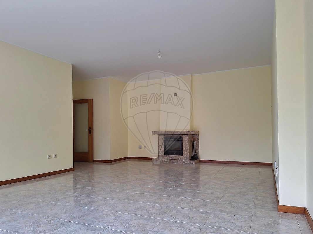 Apartamento T2 à venda em Maia