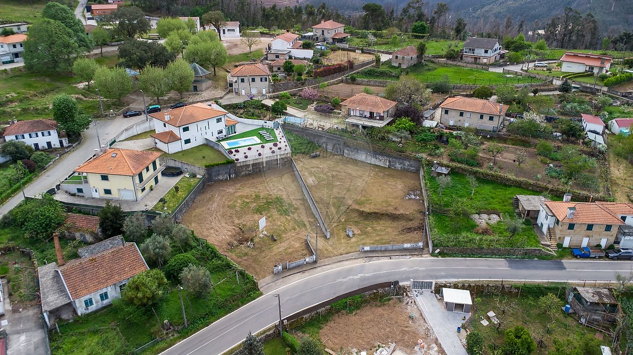 Terreno à venda em Arouca