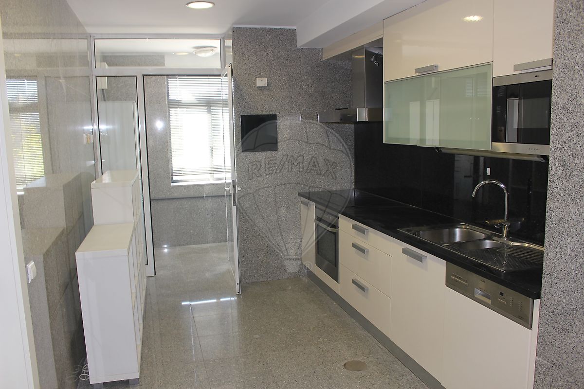 Apartamento T3 à venda em Maia