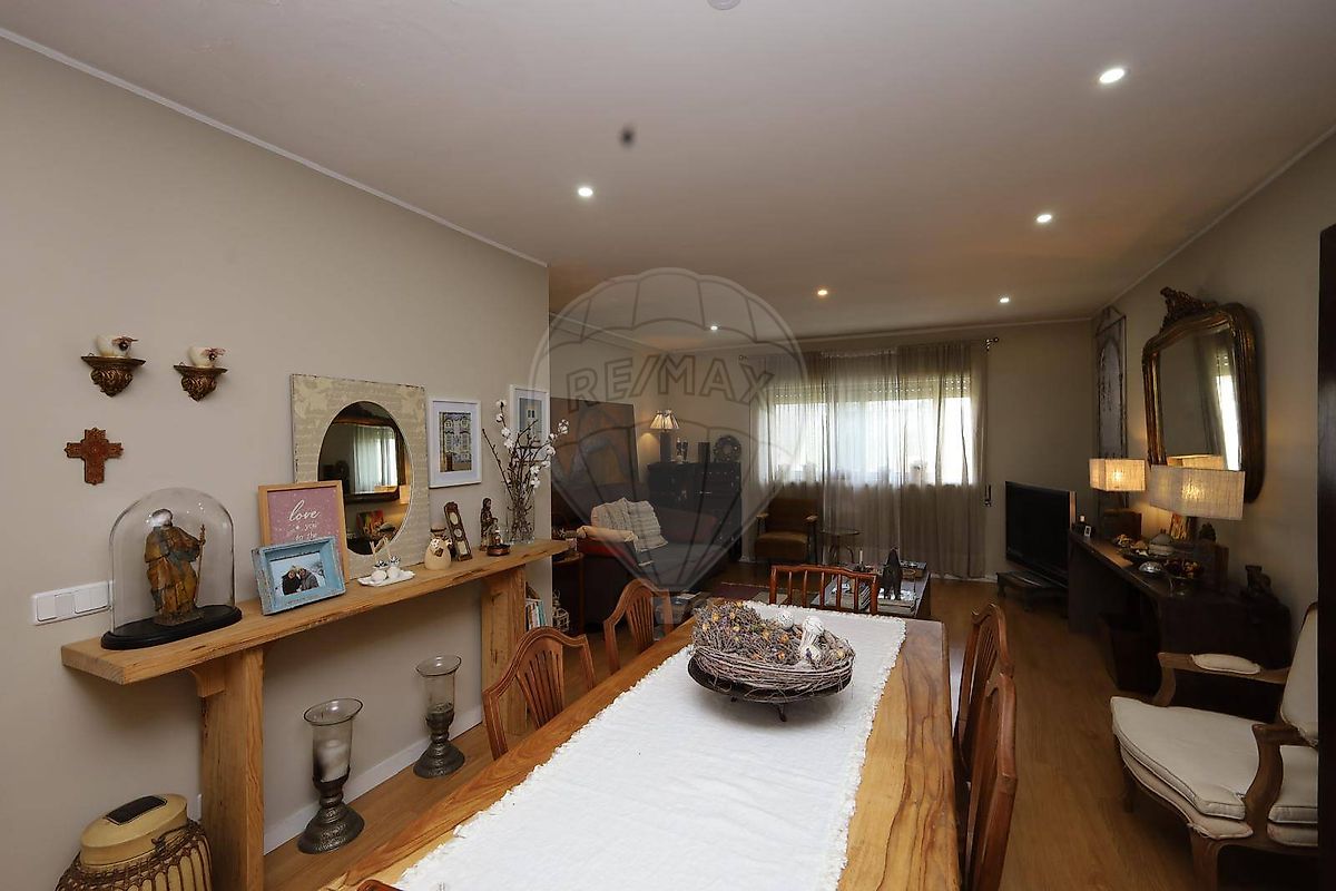Apartamento T3 à venda em Maia
