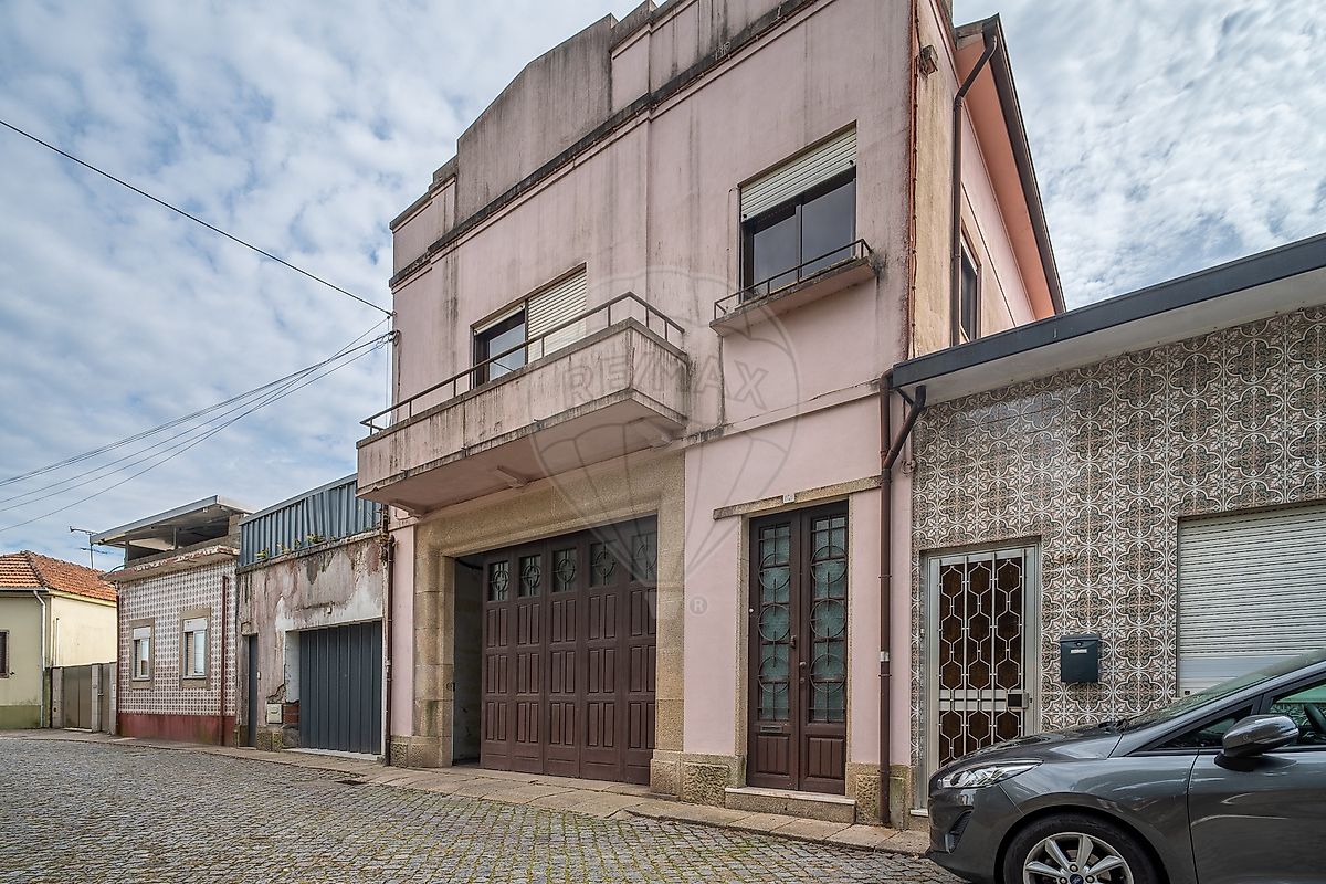 Apartamento T4 à venda em Maia