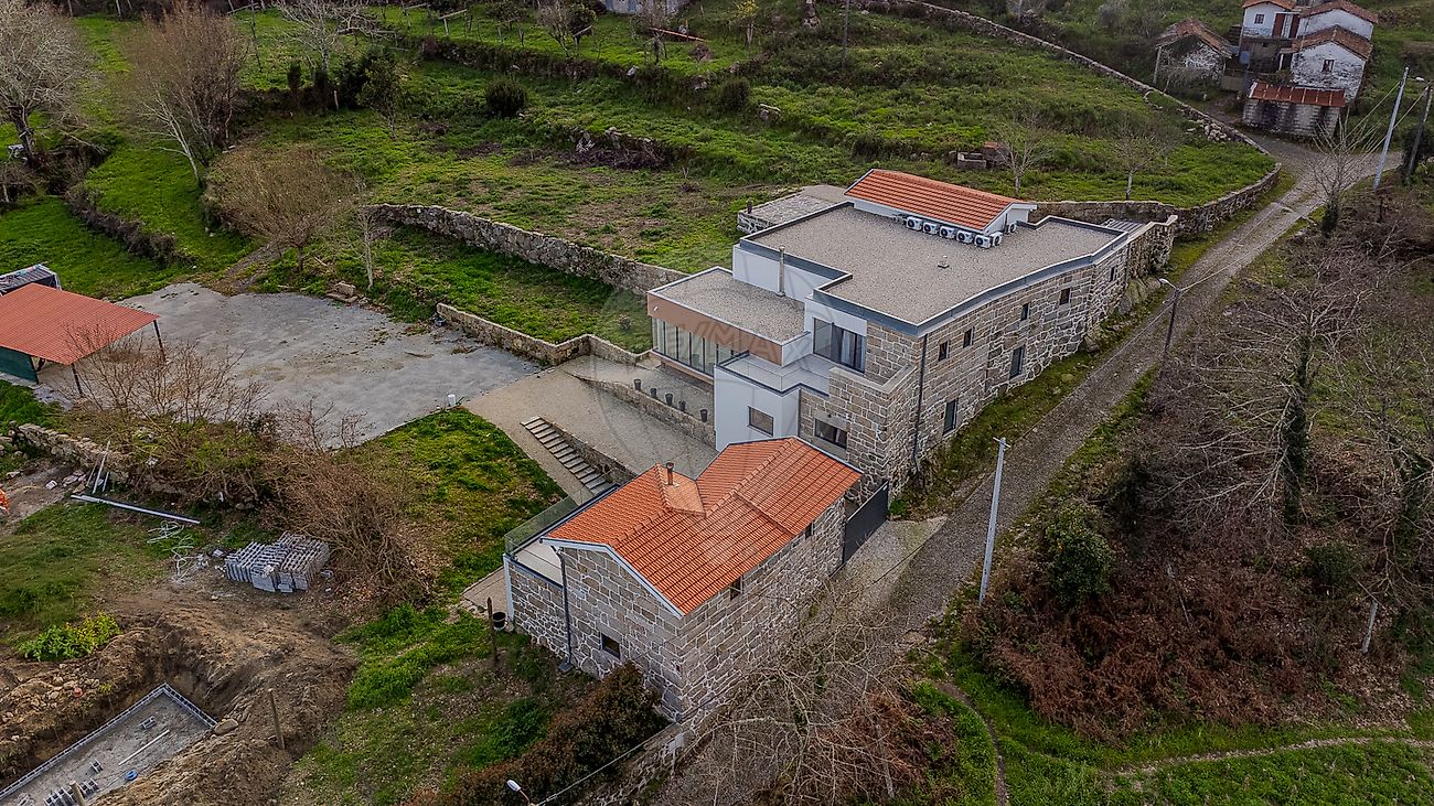 Apartamento T6 à venda em Penafiel