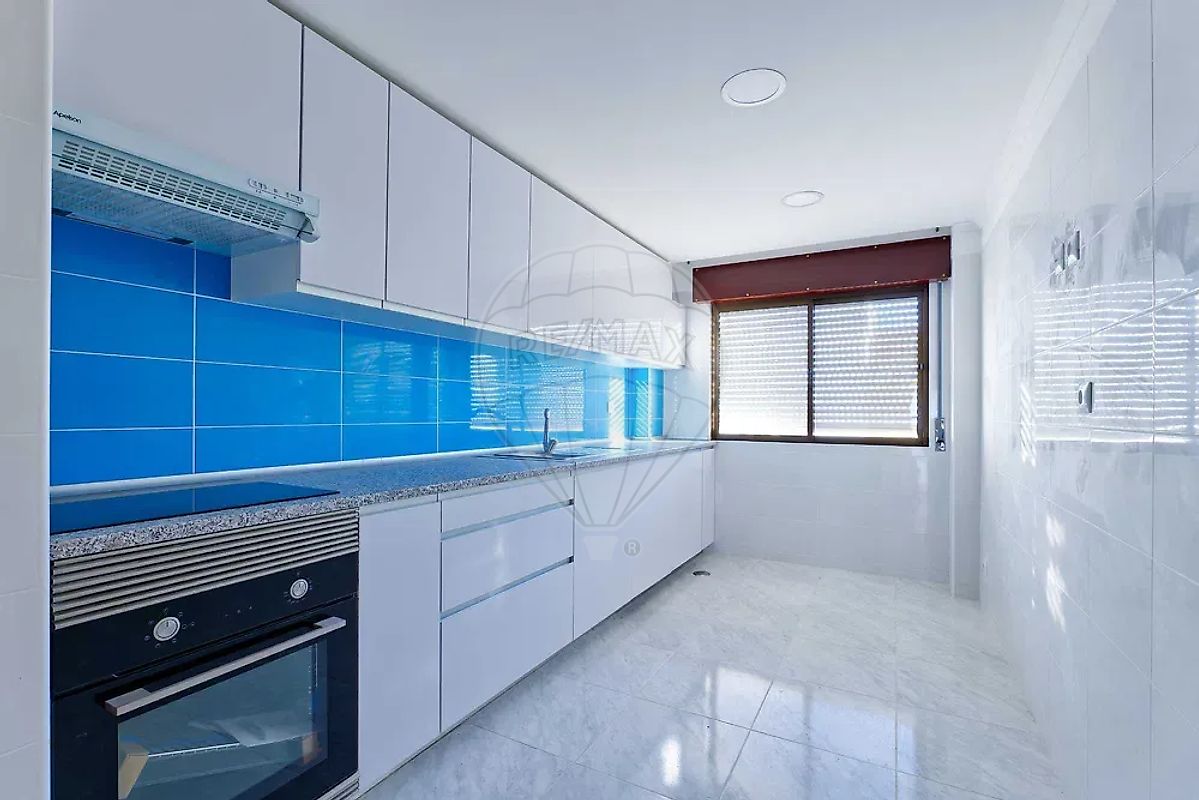 Apartamento T2 à venda em Amadora