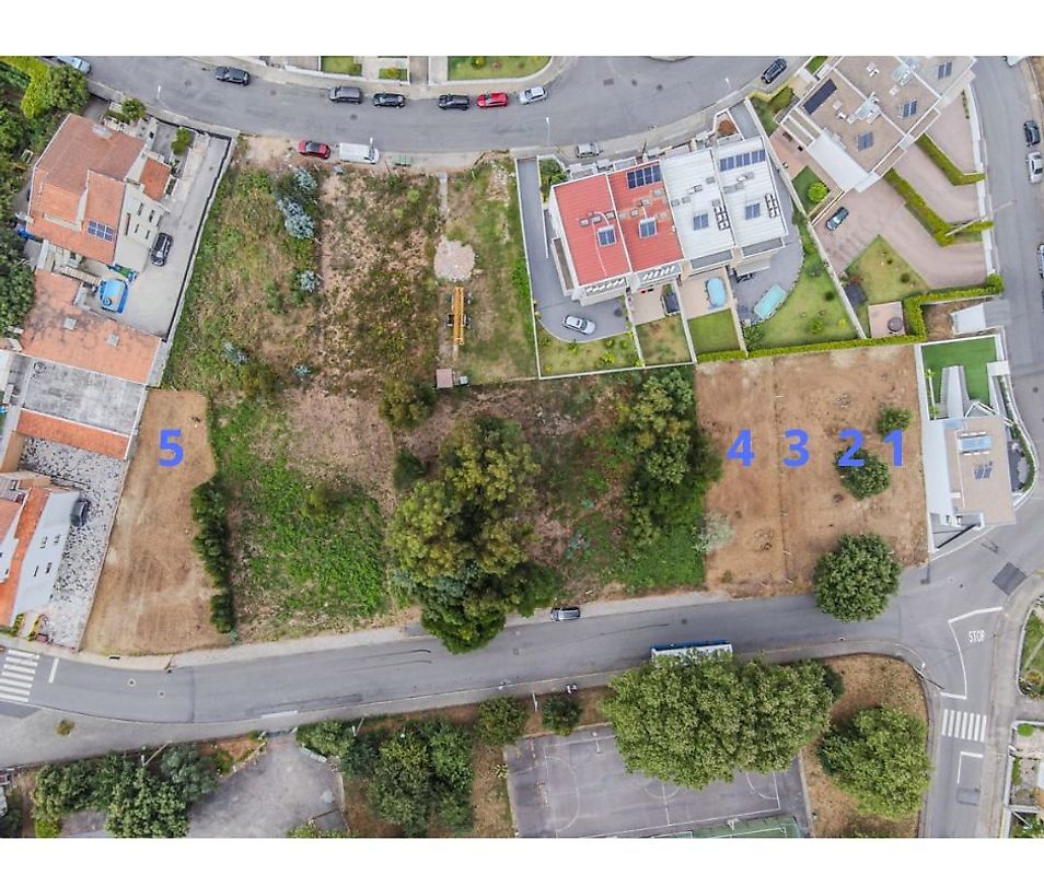 Land for sale in Vila Nova de Gaia, Portugal — €73,900