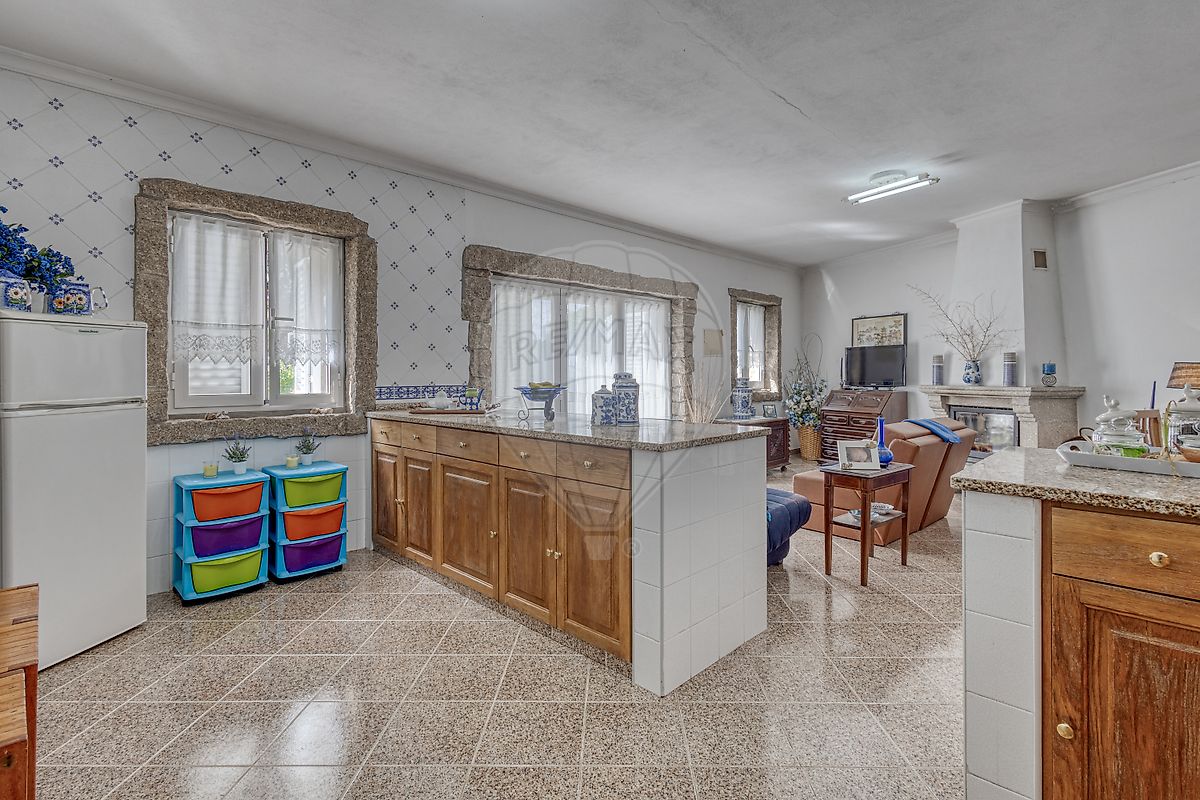 listing 125471068-165 picture-0